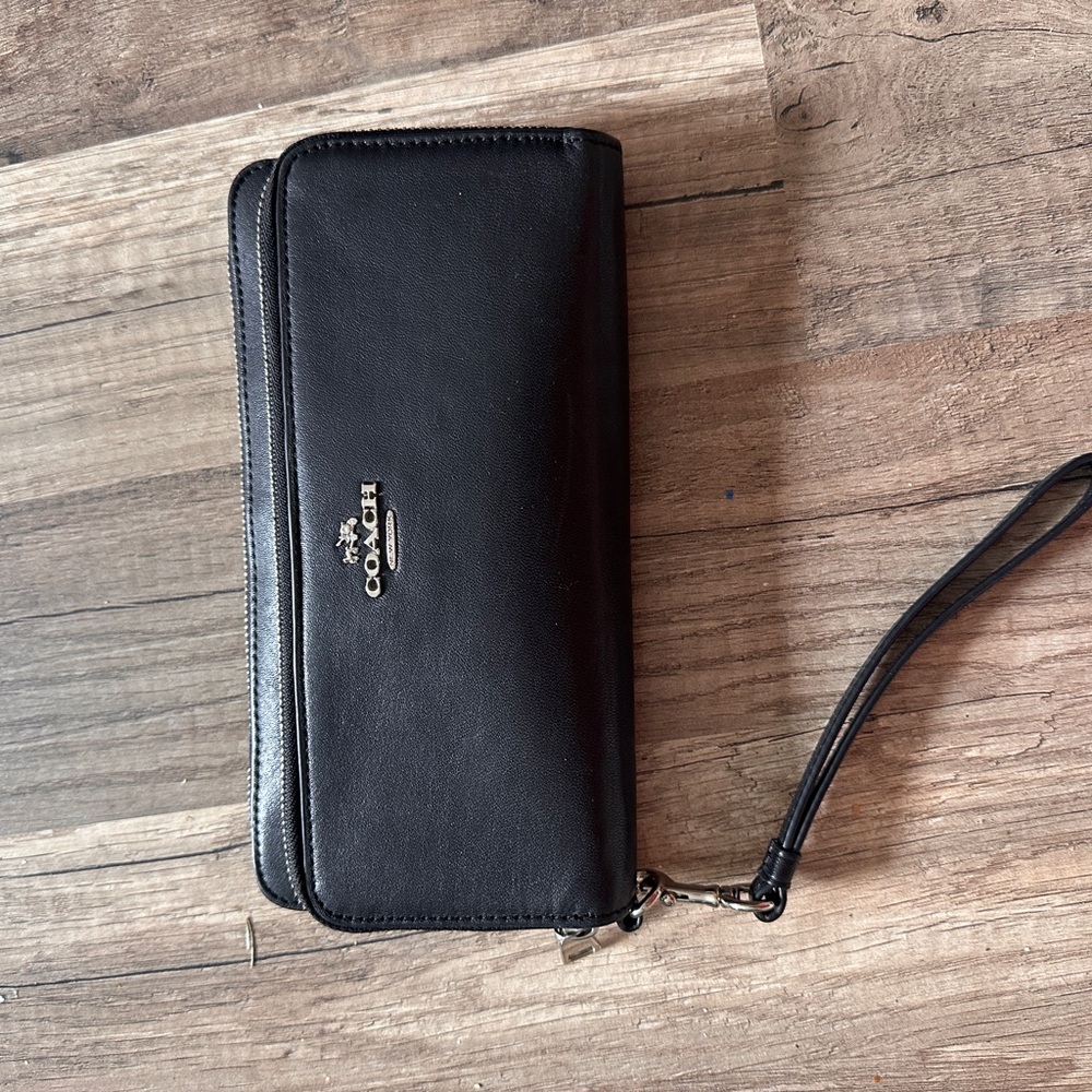 Coach Elegant Black Leather Wristlet